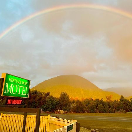 Heritage Park Lodge Haast Buitenkant foto
