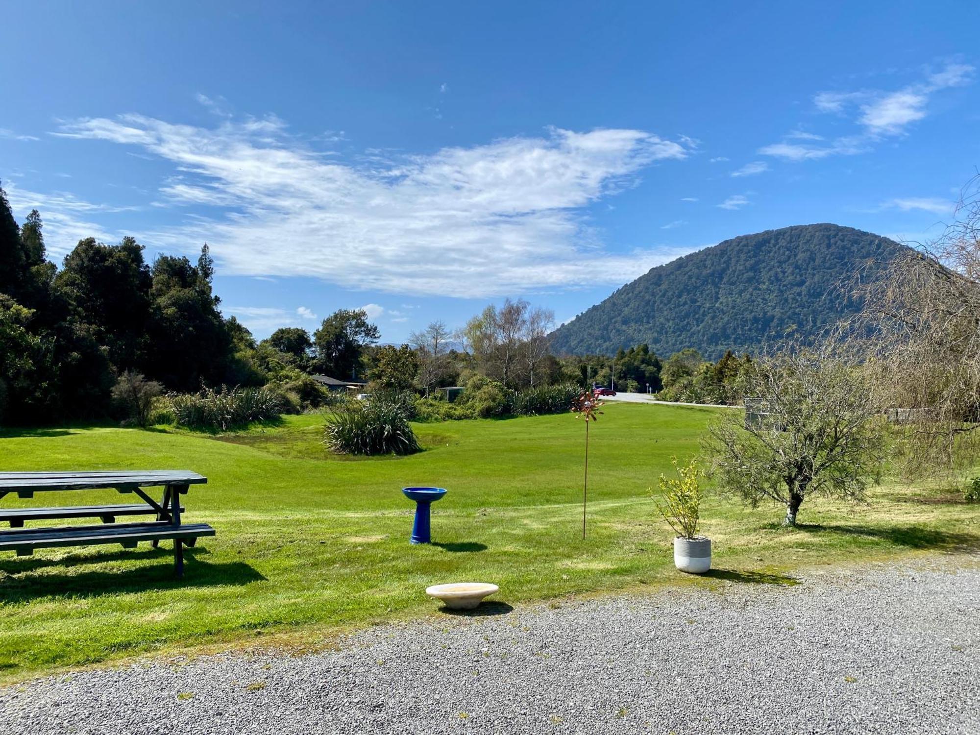 Heritage Park Lodge Haast Buitenkant foto