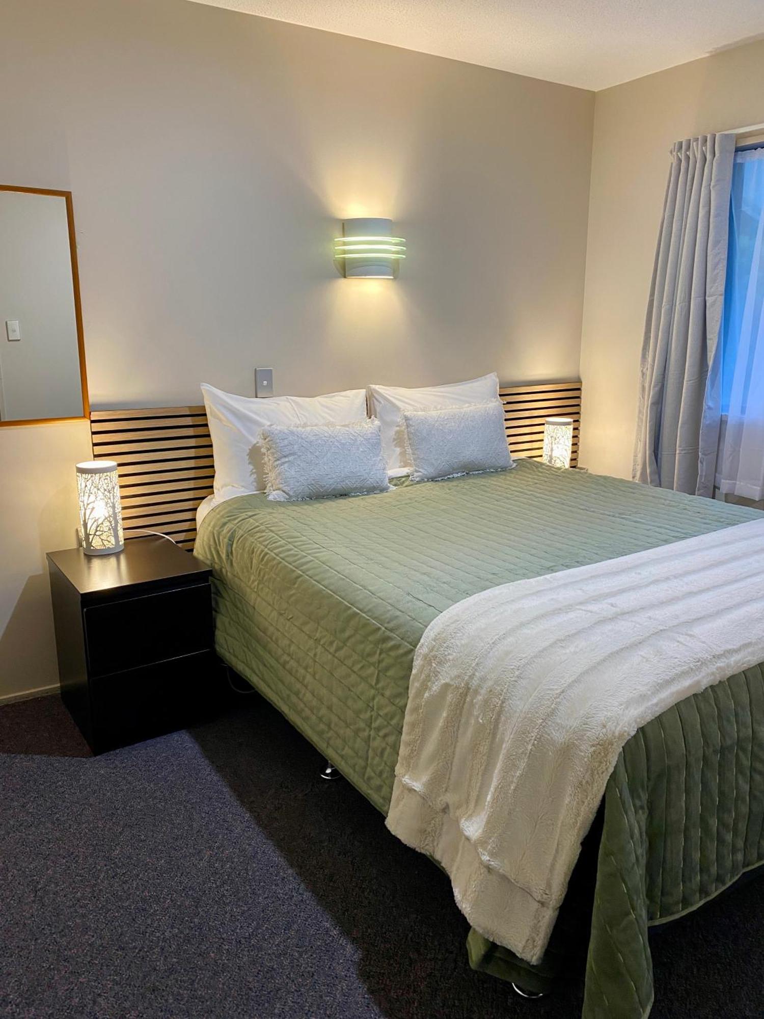 Heritage Park Lodge Haast Buitenkant foto