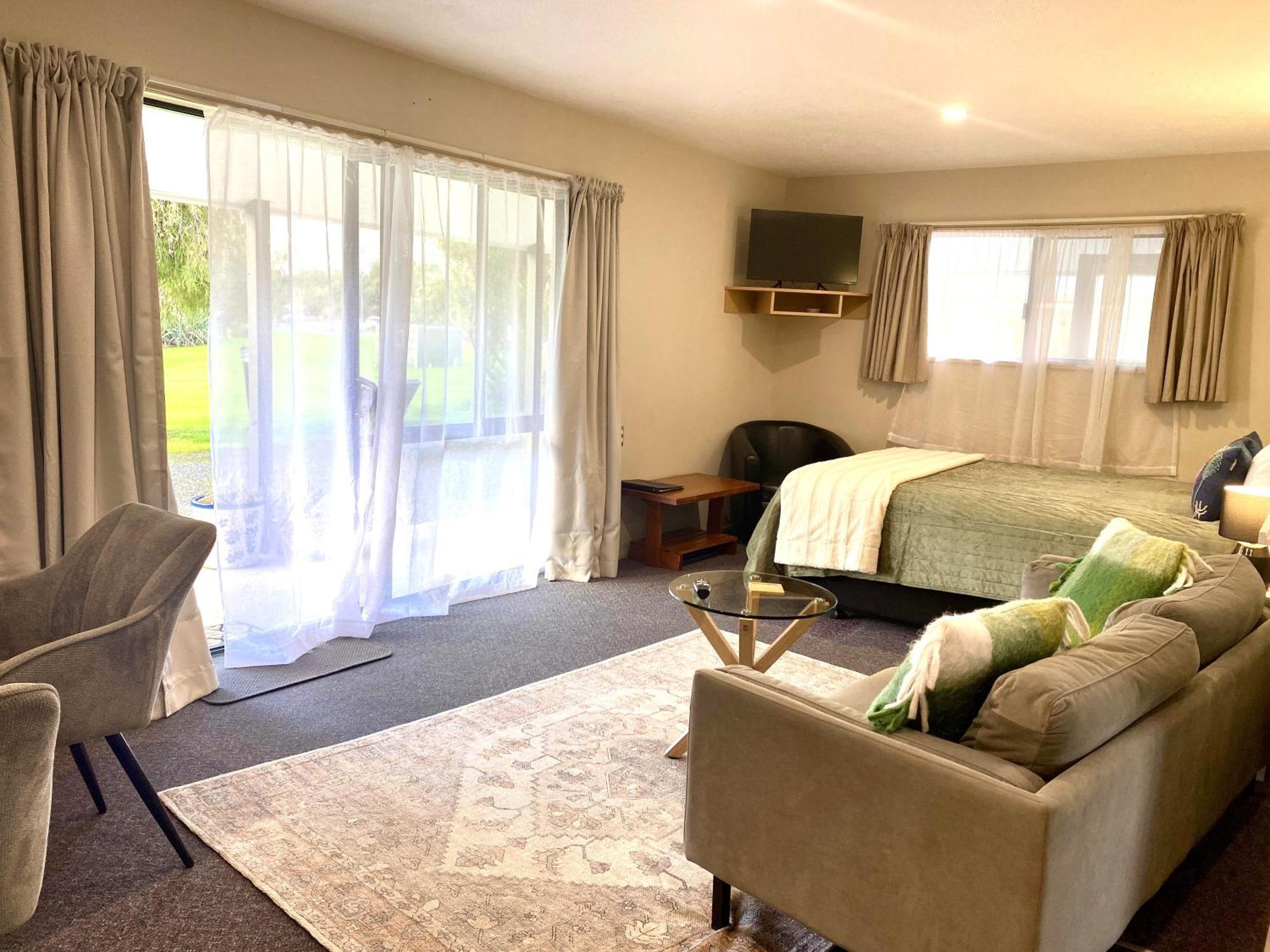 Heritage Park Lodge Haast Buitenkant foto
