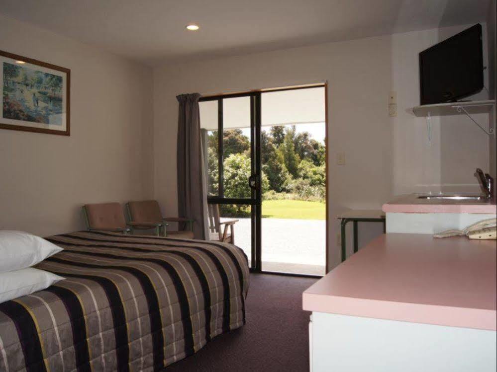 Heritage Park Lodge Haast Buitenkant foto